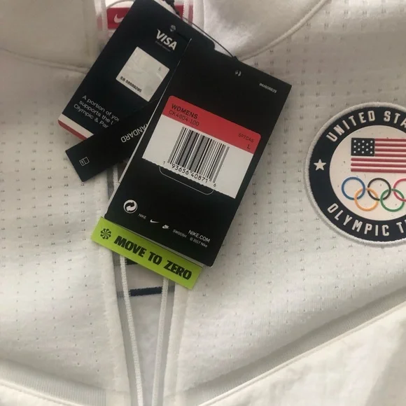 Very Rare USA Nike Team USA Windrunner
Women's Medal Stand Jacket - Picture 6 of 15